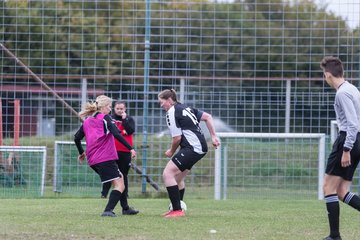 Bild 340 - Frauen Grossenasper SV - SV Steinhorst/Labenz : Ergebnis: 1:3